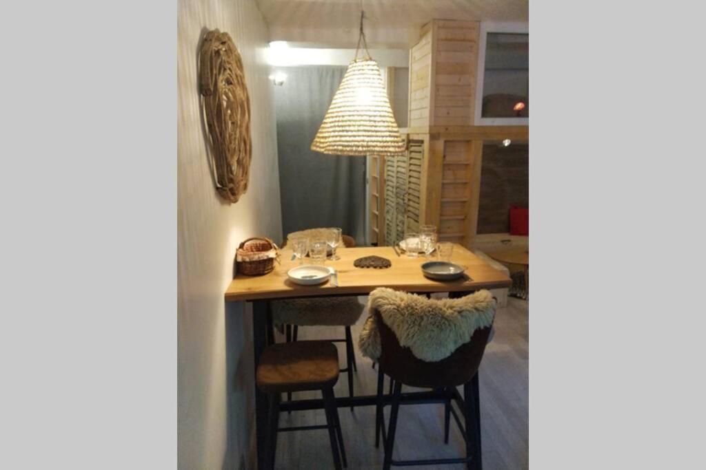 Chaleureux Petit Appartement De 4 Couchages Saint-Étienne-de-Tinée Buitenkant foto